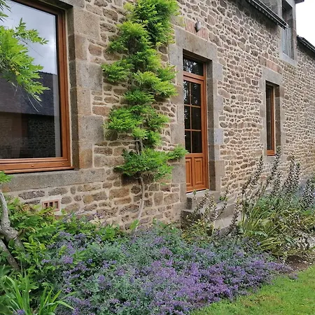 Grande Maison En Pierre Avec Plan D'eau, Jardin Cloture, Cheminee, Et Activites De Plein Air - Fr-1-600-159 *