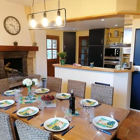 Grande Maison En Pierre Avec Plan D'eau, Jardin Cloture, Cheminee, Et Activites De Plein Air - Fr-1-600-159 *